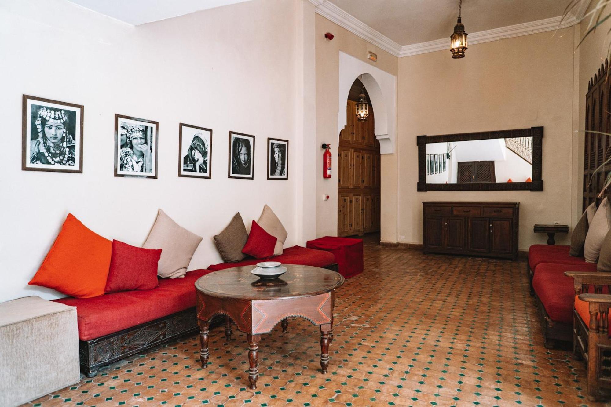 Equity Point Marrakech Hostel Маракеш Екстериор снимка